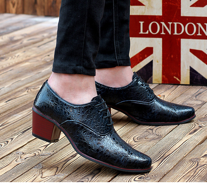 British Fashion Men Have Raised Shoe